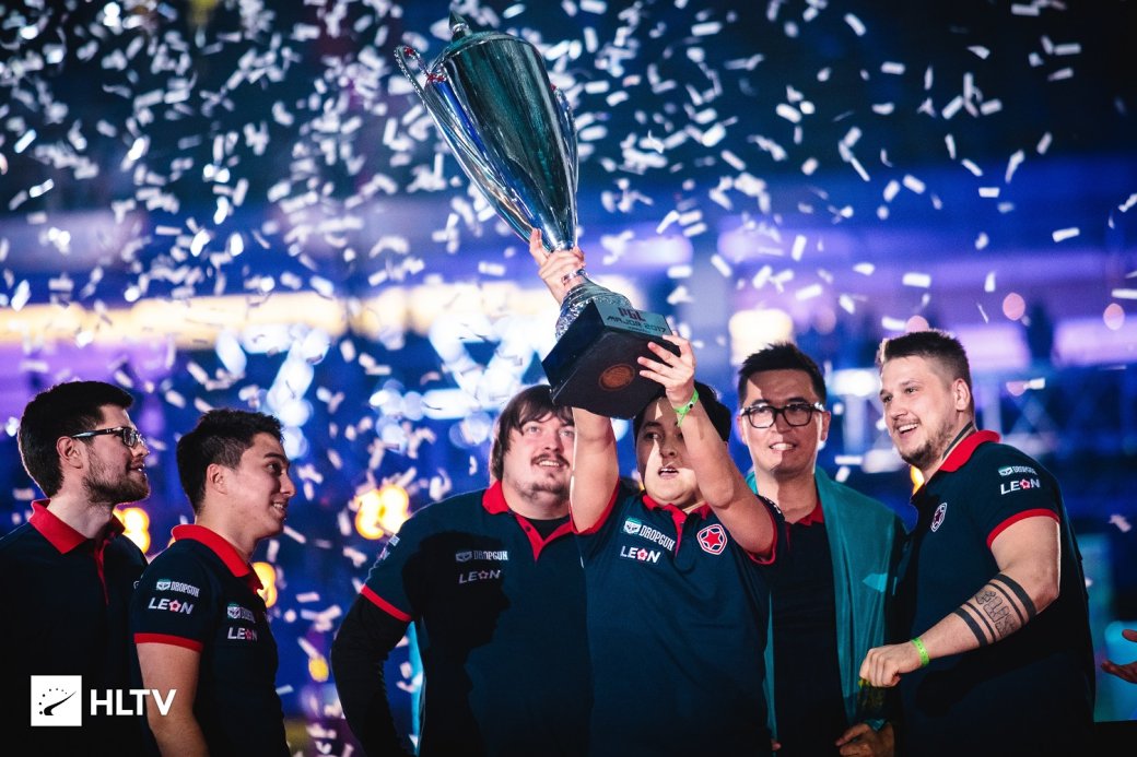Gambit — первая команда из СНГ, поднявшая кубок «мейджора» по CS: GO.

Фото HLTV.org
