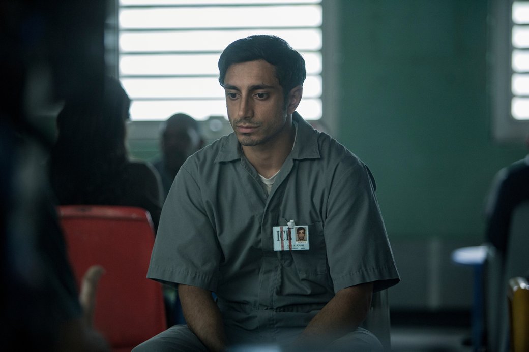 Кадр из сериала «Однажды ночью» (The Night Of)

Источник: HBO