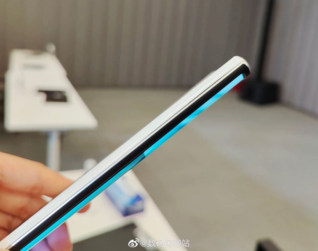 Oppo представила X 2021 — смартфон из будущего с растягивающимся экраном — изображение 4