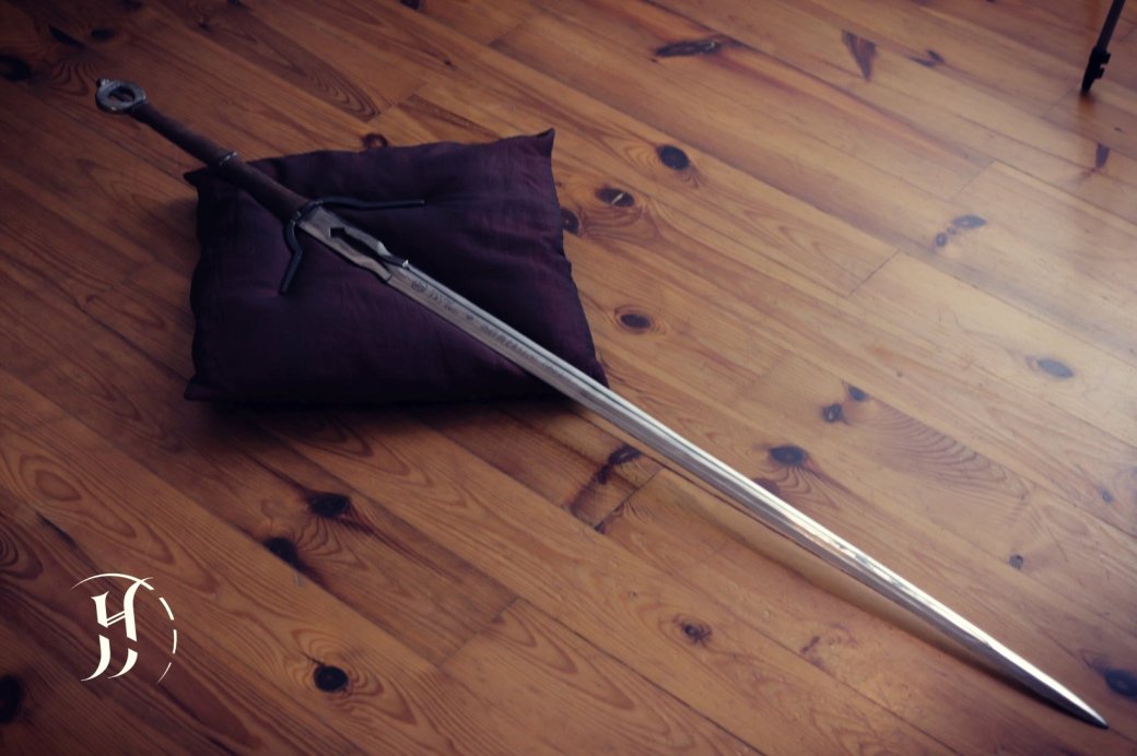 Галерея Мастер выковал идеальную реплику меча Цири из The Witcher 3 - 6 фото