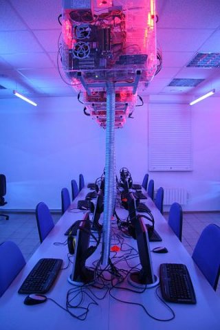 Quake 3 Arena — 20 лет! Вспоминаем компьютерные клубы, где многие впервые и сыграли в шутер id — изображение 3