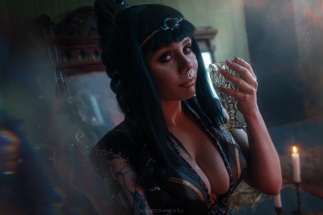 Галерея Модель зазывает выпить в своём косплее Шэдоухарт из Baldurʼs Gate 3 - 9 фото