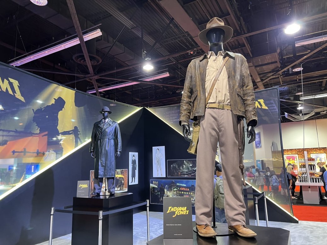 Галерея На D23 Expo появились концепт-арты и костюмы к новому фильму об Индиане Джонсе - 4 фото