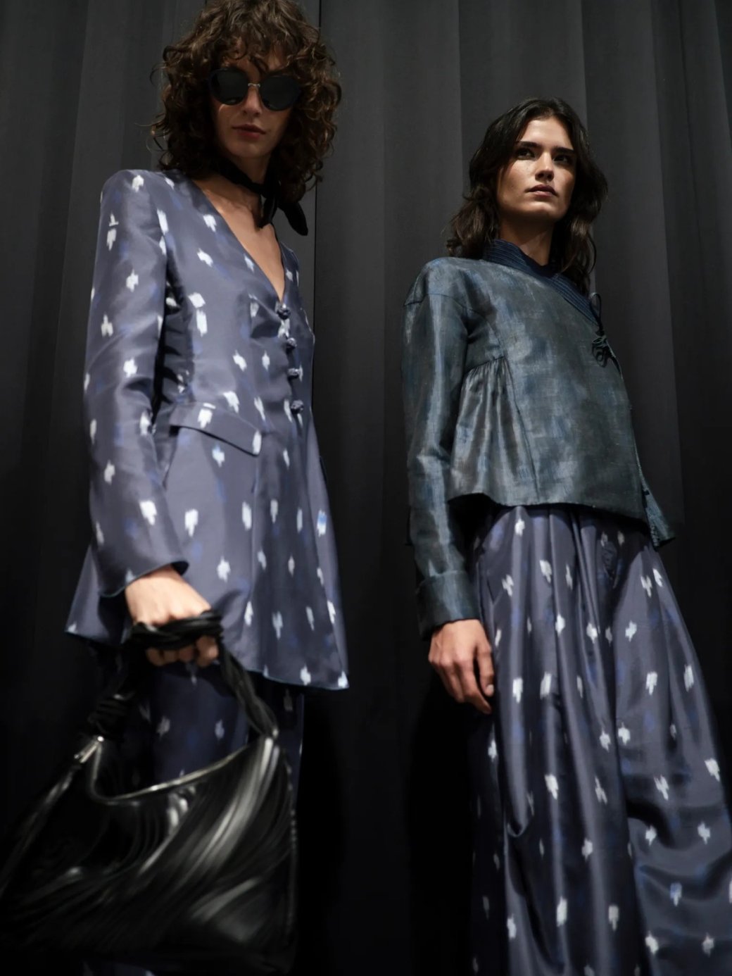 Закулисный показ коллекции готовой одежды Emporio Armani весна-лето 2026 на Неделе моды в Милане

Источник: Mirella Malaguti/WWD