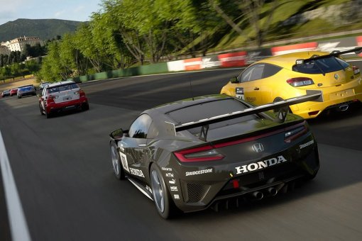 В новых роликах по Gran Turismo 7 сравнили виртуальную трассу из игры с реальной