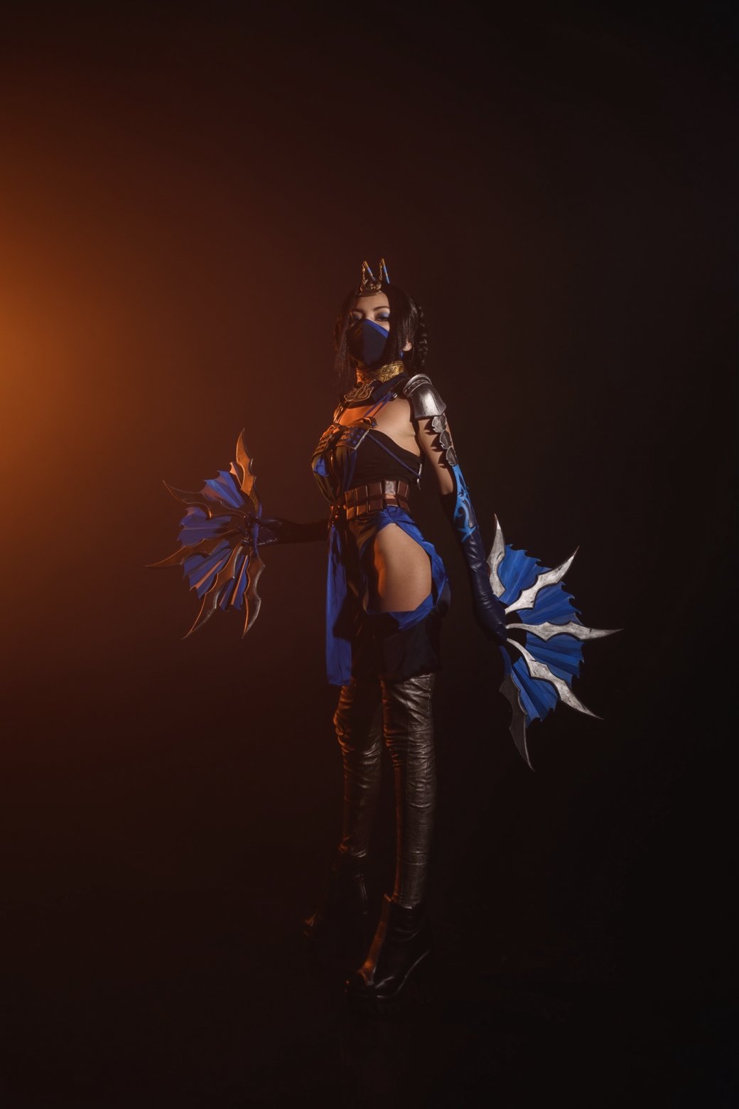 Казашка показала пикантный косплей на Китану из Mortal