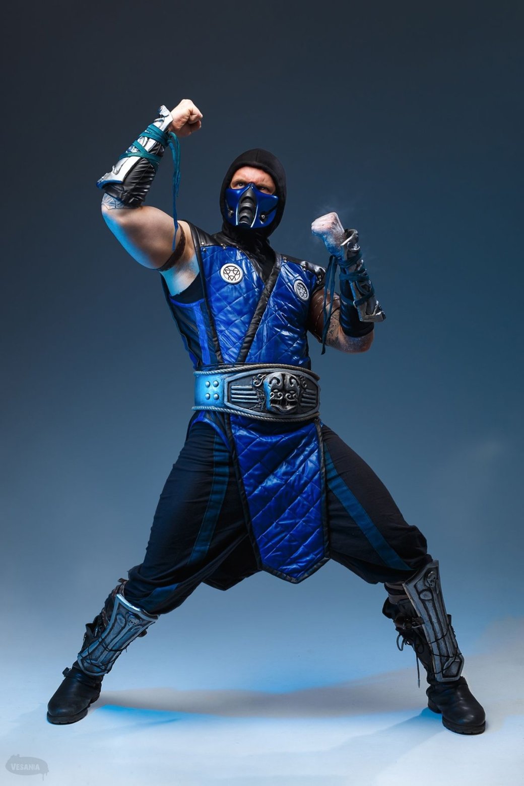 Косплееры изобразили бой между Скарлет и Саб-Зиро из Mortal Kombat — изображение 2