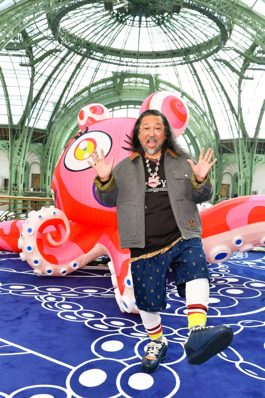 Louis Vuitton и Такаши Мураками представили новую коллекцию сумок Artycapucines на Art Basel — изображение 5
