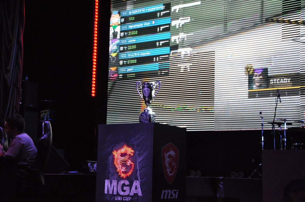 Сборка компьютера, матч в CS:GO против спецназа и пляски с Нейромонахом. Чем запомнился MGA Uni Cup — фото 1