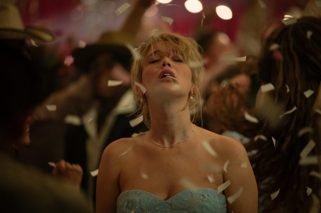 Дженнифер Лоуренс в фильме «Умри, моя любовь»

Источник: MUBI