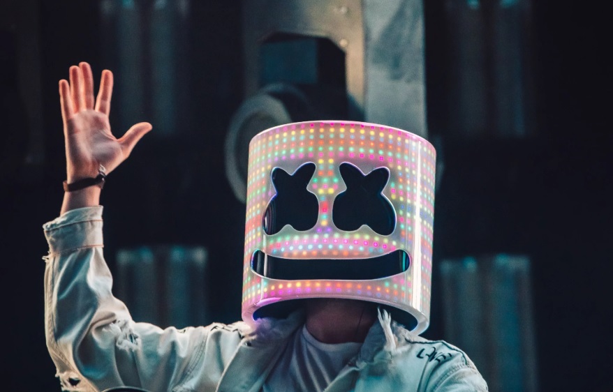 Один из лучших диджеев мира Marshmello провел виртуальный концерт в Fortnite — фото 1