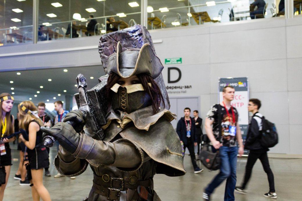 Создатель «Черного плаща», косплей и толпы геймеров. Comic Con Russia и «Игромир» 2019. День 1 — фото 18