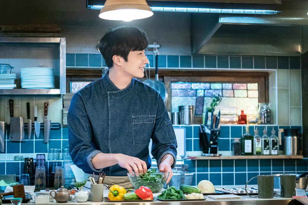 Кадр из дорамы «Любители вечерних перекусов»
Источник: JTBC