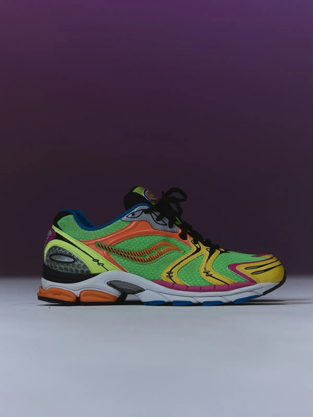 Westside Gunn и Saucony выпустили совместные кроссовки ProGrid Triumph 4 в неоновом стиле — изображение 2