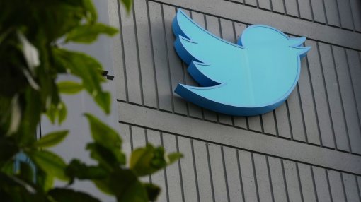 В декабре 2022 года выручка «Твиттера» просела на 40%