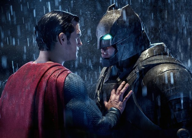 Мнение: «Золотая малина 2017» зря ударилась в политику и утопила BvS — фото 1