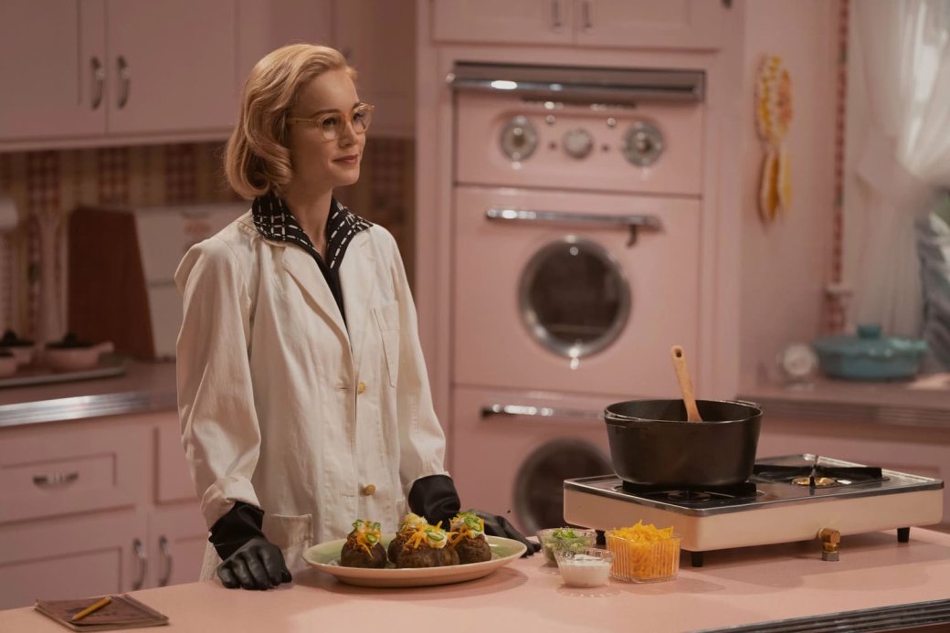 Сериал снят по одноимённому бестселлеру Бонни Гармус

Источник: Apple TV