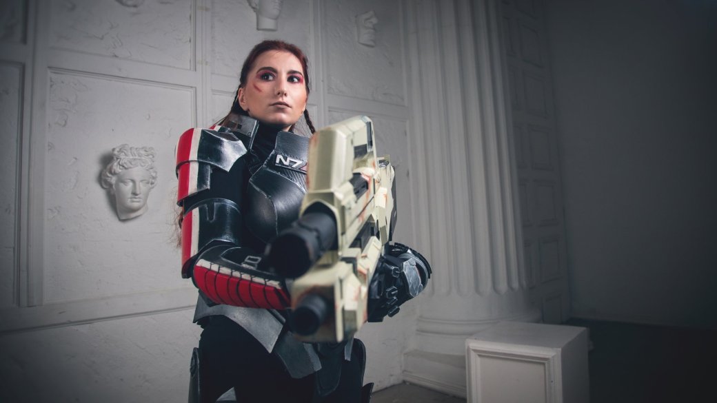 Галерея Россиянка показала элегантный косплей на Шепарда-девушку из Mass Effect - 3 фото
