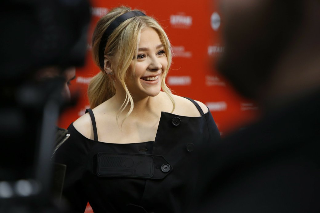 Хлоя Морец сыграет одну из главных ролей в сериале «Периферийные устройства» — фото 1