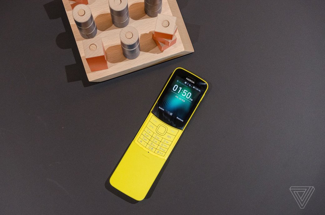Галерея Nokia возродила телефон-банан из «Матрицы»! - 5 фото