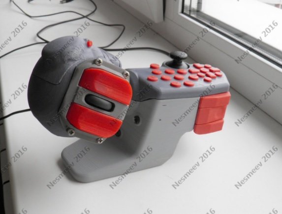 Галерея Изобретатели из Бурятии создали ультимативный геймпад для PC - 2 фото