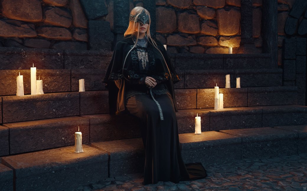 Косплеерша предстала в образе загадочной Хранительницы огня из Dark Souls 3 — изображение 5