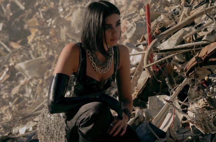Dua Lipa учится сражаться у героини «Алита: Боевой ангел» в клипе на песню Swan Song — фото 1