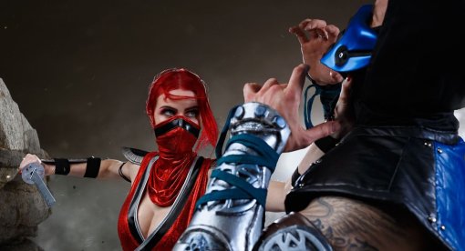 Косплееры изобразили бой между Скарлет и Саб-Зиро из Mortal Kombat