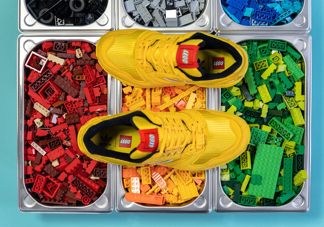 Adidas показал еще шесть пар кроссовок в коллаборации LEGO — изображение 7
