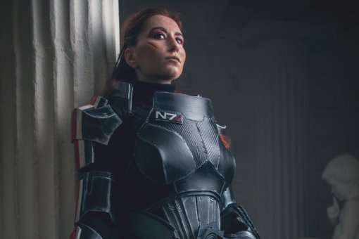 Россиянка показала элегантный косплей на Шепарда-девушку из Mass Effect