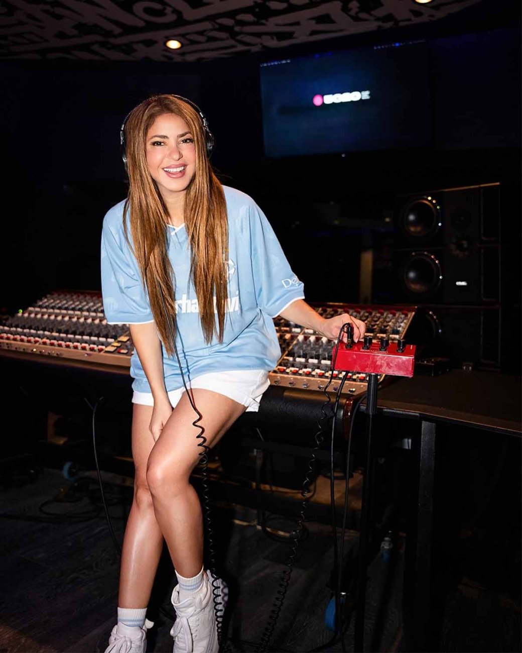 Галерея «Приготовьтесь к новой музыке»: Шакира работает над новыми треками - 2 фото