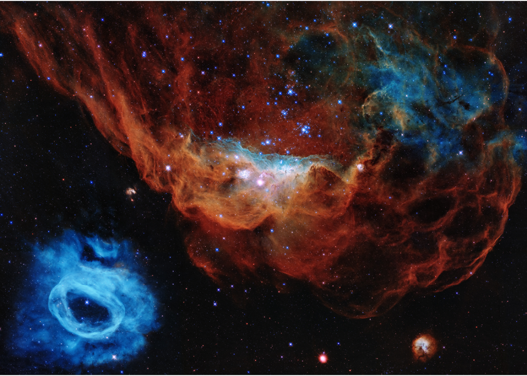 Фотография космического «рифа» из туманностей NGC 2014 и NGC 2020, сделанная космическим телескопом «Хаббл» в апреле этого года.