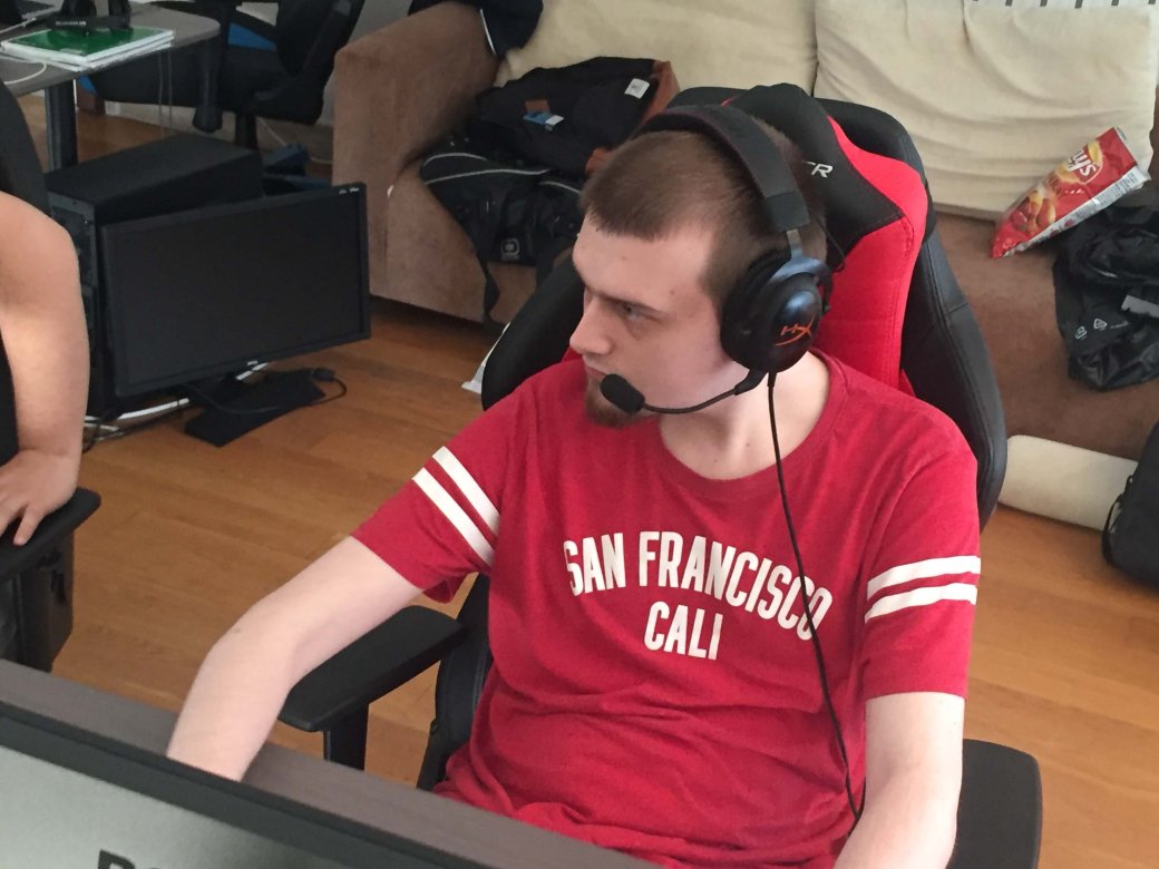 j4 — еще один представитель СНГ в составе HellRaisers
