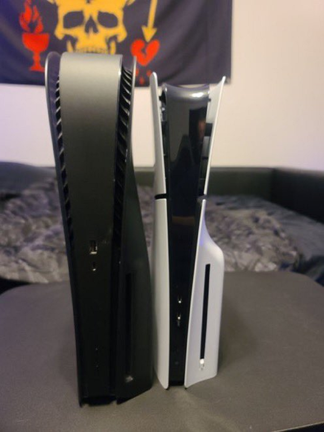 Галерея В сети появились свежие фото новой модели PlayStation 5 со съёмным дисководом - 6 фото