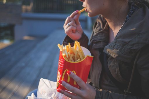 ТАСС сообщил о возобновлении работы McDonaldʼs в России под новым брендом в июне