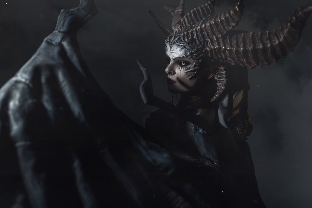 Модель снялась в образе жутковатой и притягательной Лилит из Diablo 4 — изображение 3