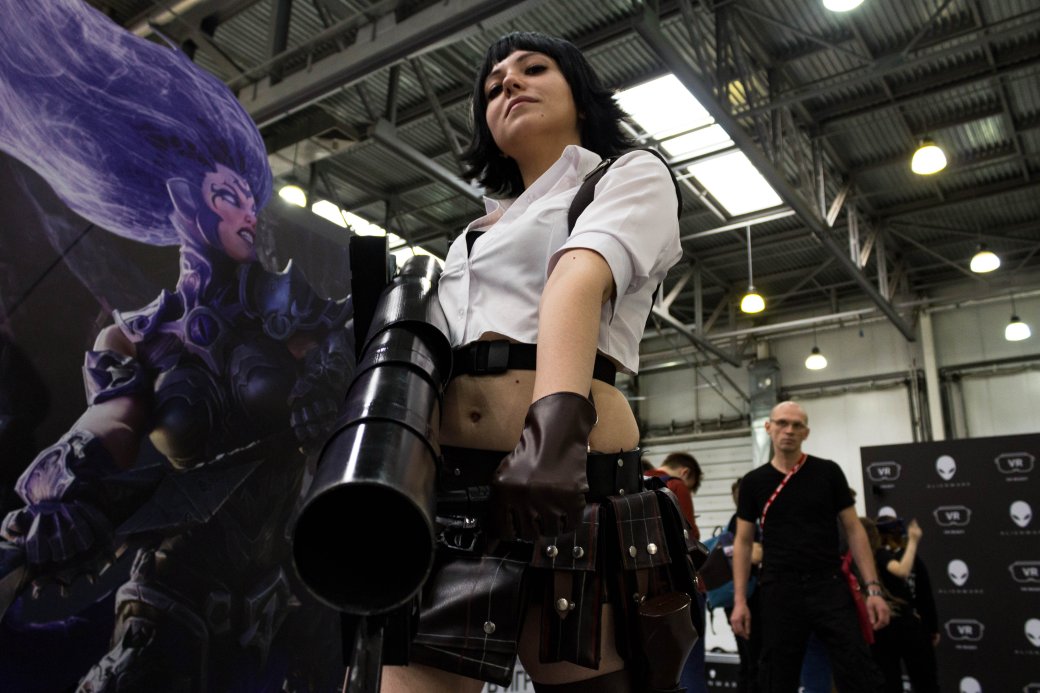 Создатель «Черного плаща», косплей и толпы геймеров. Comic Con Russia и «Игромир» 2019. День 1 — фото 16