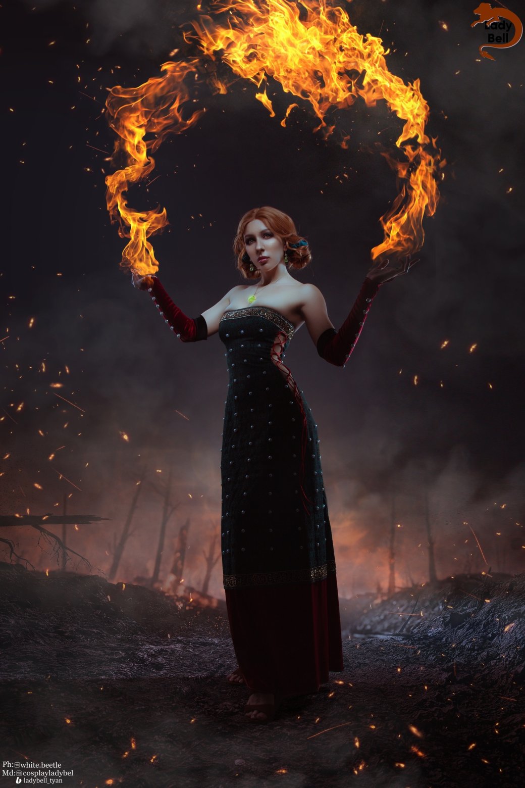 Галерея Модель показала огненную сущность Трисс из «Ведьмака 3» в драматичном косплее - 10 фото