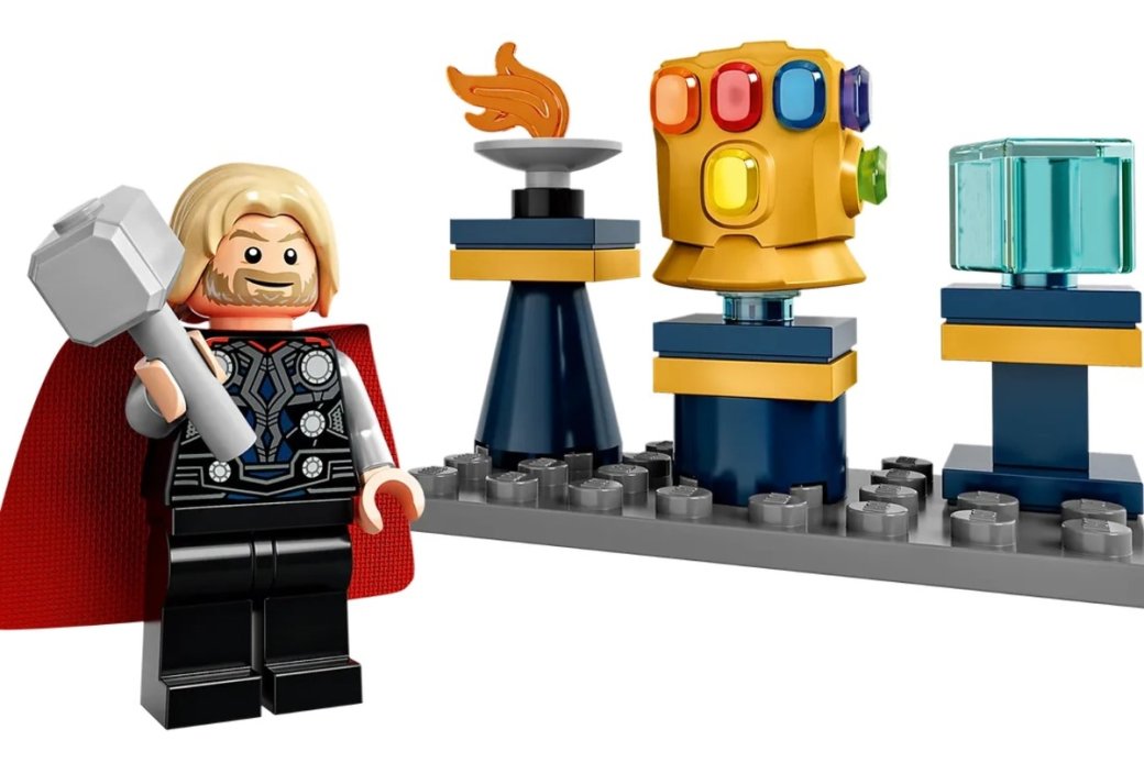 LEGO выпустит набор с полуметровым молотом Тора — изображение 3