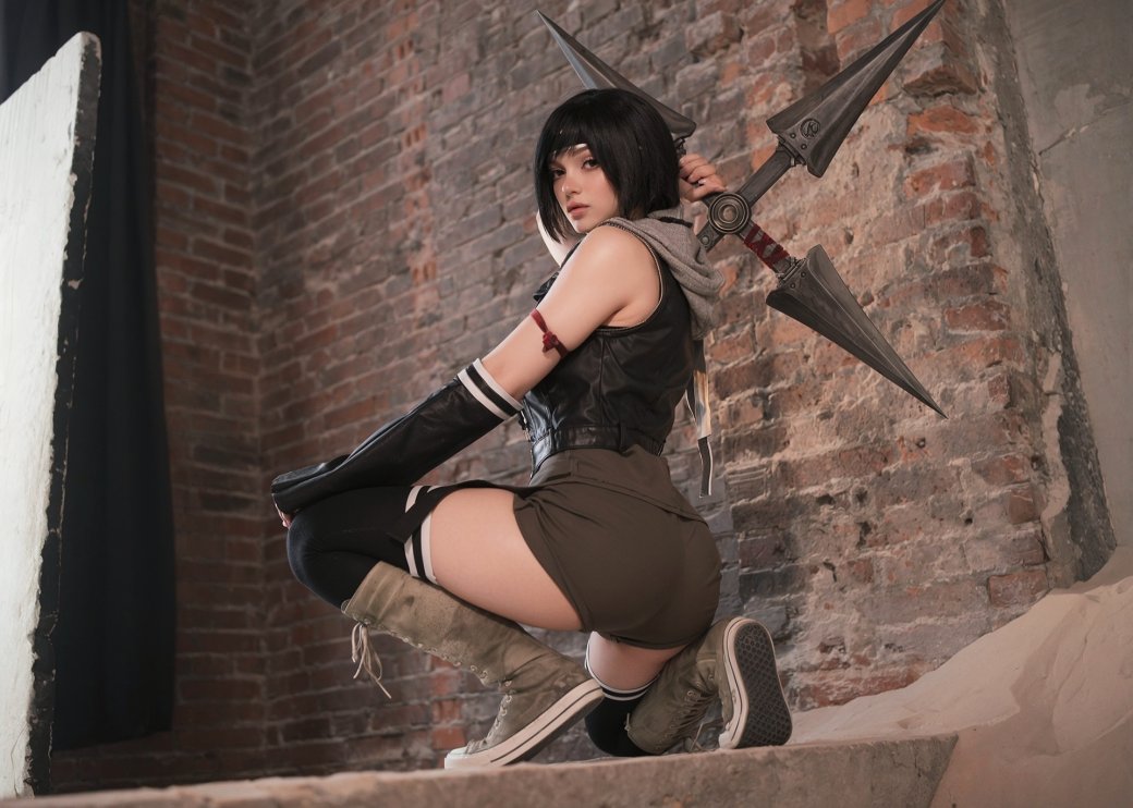 Галерея Модель перевоплотилась в милую и опасную Юффи из Final Fantasy 7 - 5 фото