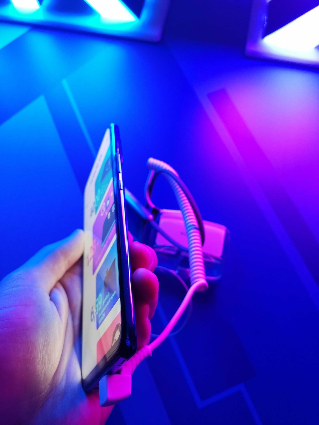 В России представили Honor 9X — среднебюджетный смартфон с выдвижной камерой — изображение 3