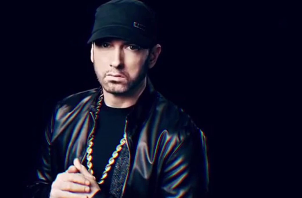 Муки творчества и пустой зал в новом клипе Eminem — Walk On Water — фото 1