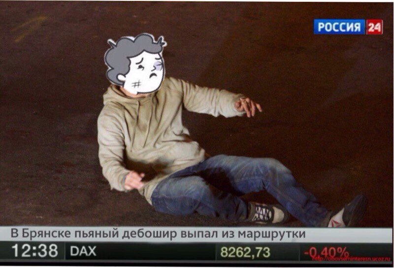 Том Харди присел на асфальт во время съемок «Венома» — и стал героем фотожаб — фото 14