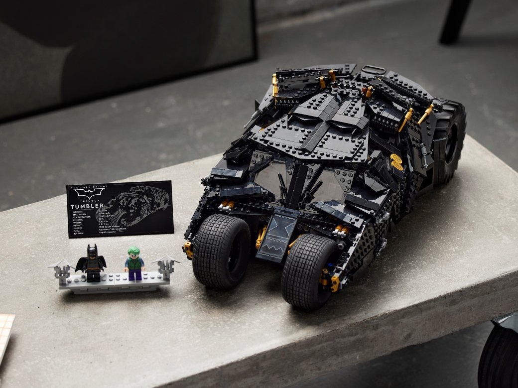 LEGO представил бэтмобиль «Тумблер» с фигурками Бэтмена и Джокера — фото 3