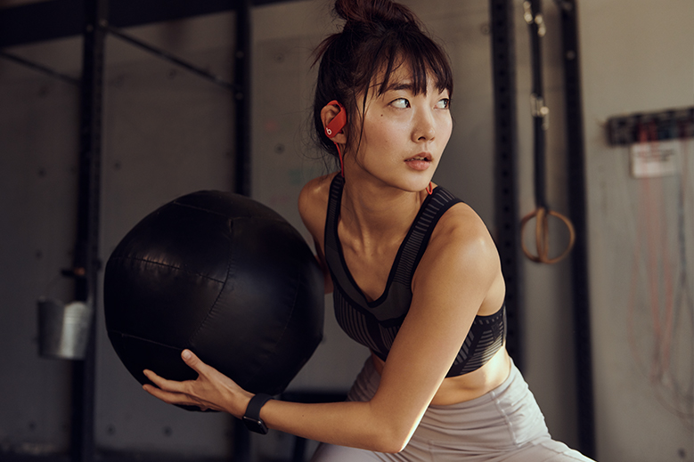 Apple представила новые беспроводные наушники Powerbeats — фото 2