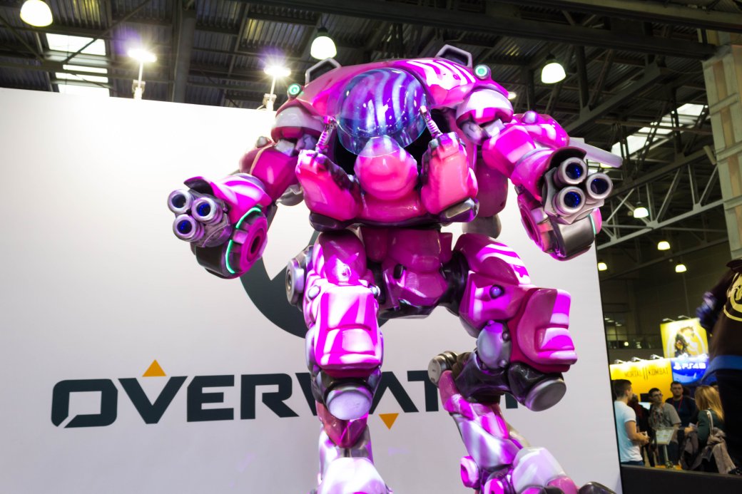 Создатель «Черного плаща», косплей и толпы геймеров. Comic Con Russia и «Игромир» 2019. День 1 — фото 53