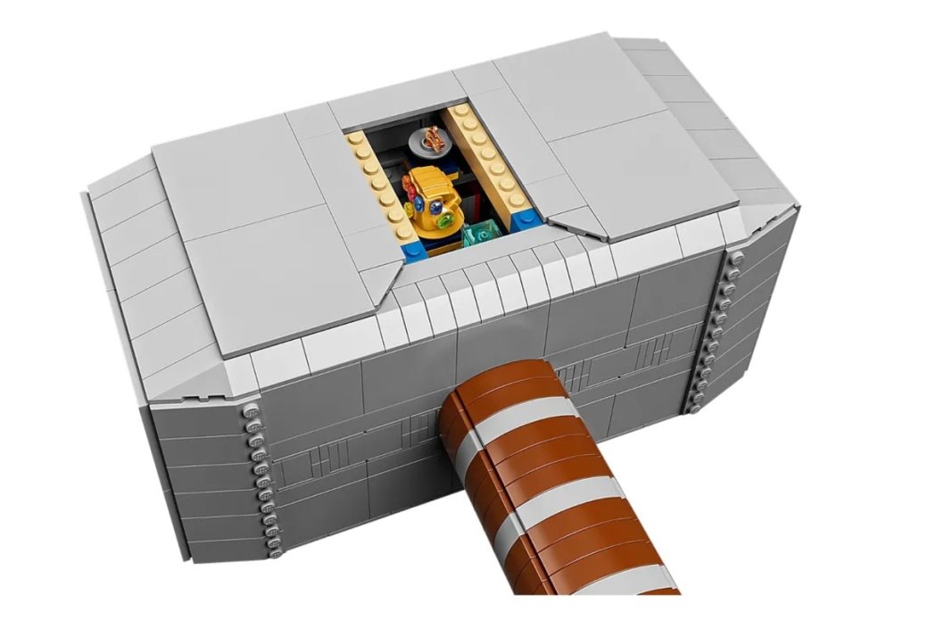LEGO выпустит набор с полуметровым молотом Тора — изображение 4