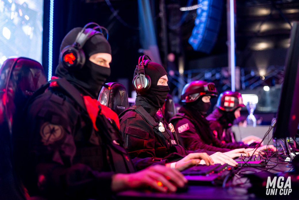 Сборка компьютера, матч в CS:GO против спецназа и пляски с Нейромонахом. Чем запомнился MGA Uni Cup — фото 5