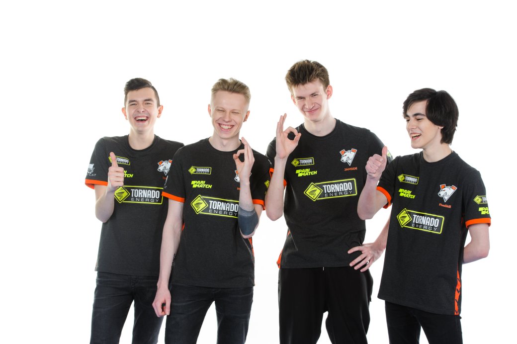 Состав Virtus.pro по Fortnite. Слева направо: 7ssk7, HURMA, Jamside, FIVESKILL