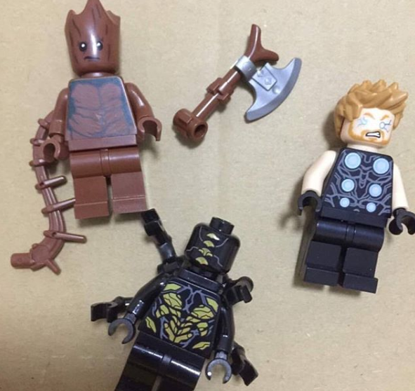 Посмотрите на новое оружие Тора в «Войне бесконечности». Благодарим фигурки LEGO! — фото 2